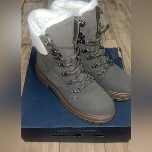 Women Tommy Hilfiger Women's Faby2 Boot 8.5